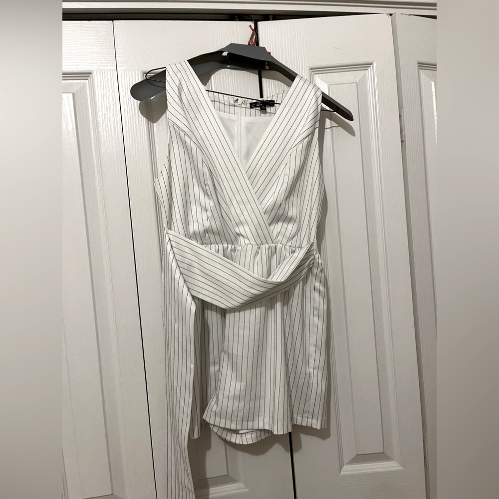 Worn Once* C.Luce White tie romper. Size M. Great condition!!